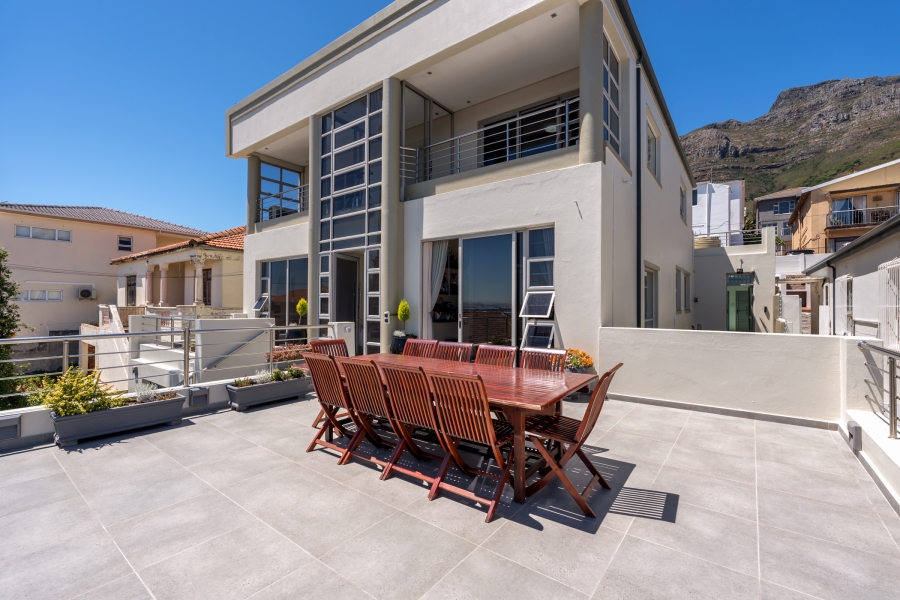 6 Bedroom Property for Sale in Walmer Estate Western Cape